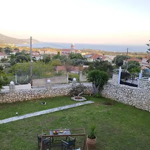 https://lofos-house.kefaloniahotels.net